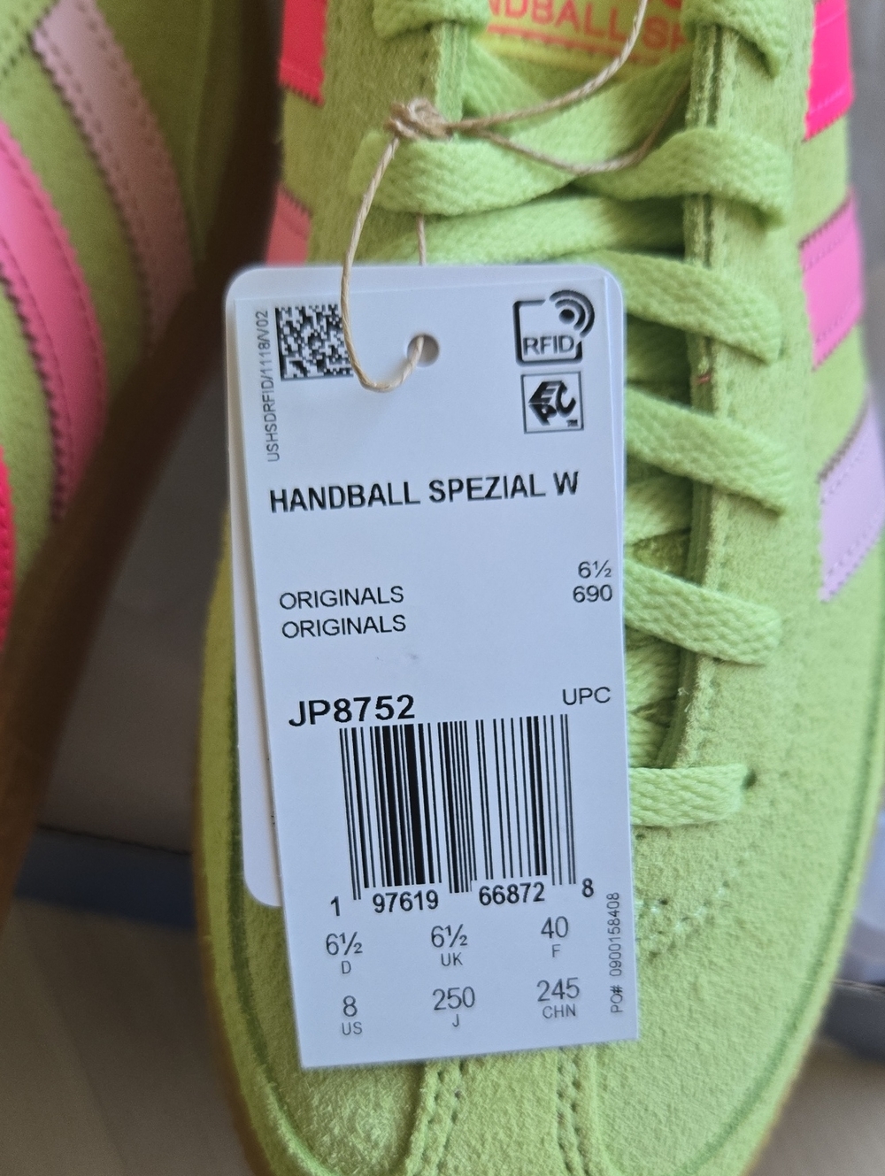 New adidas Women's Handball Spezial, Lime Green/Pink, Size 8 - Picture 4 of 4
